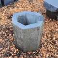 Kamenné květináče