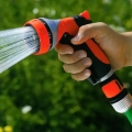 Locsolópisztolyok és locsolófejek.