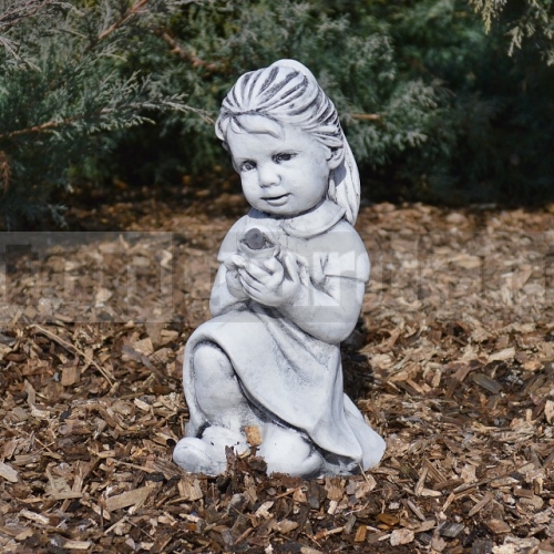 Kislány békával szobor ba 123