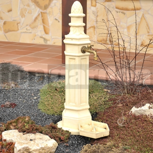 Zahradní vodovodní sloupek ROMA umělý kámen