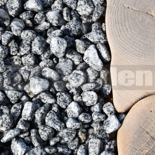 Kámen Granit balls oblázky 10-30mm 25kg