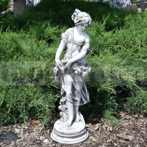 Nőt ábrázoló kerti szobor gb